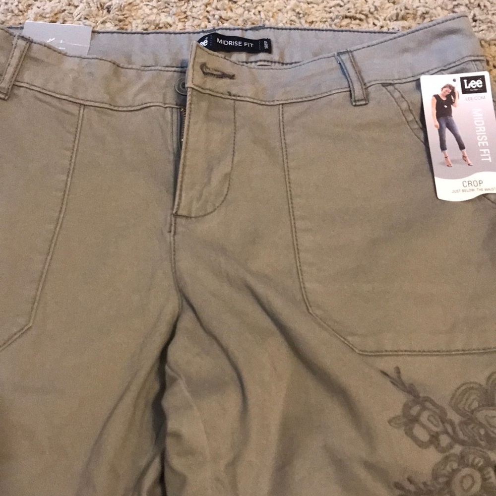Lee Capris